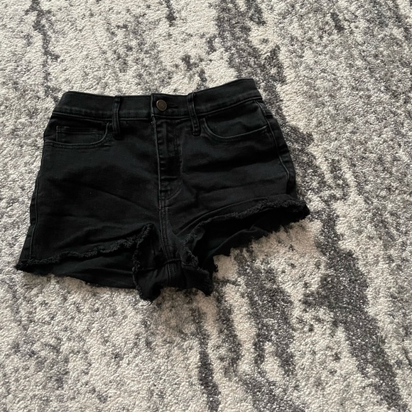 Abercrombie & Fitch - Women’s Black Distressed Hem Jean Shorts - 26 - Picture 2 of 5